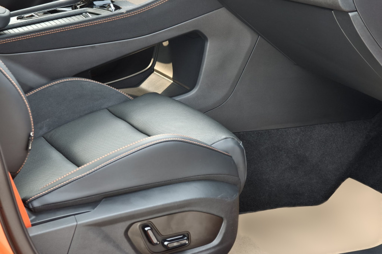 领克03 2025款 2.0TD DCT冠军版Pro局部细节41