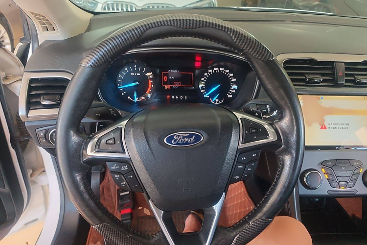 福特 蒙迪欧 2017款 EcoBoost 180 时尚型局部细节13
