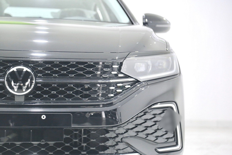 大众 帕萨特 2026款 出众款 330TSI 星空精英版车身外观6003