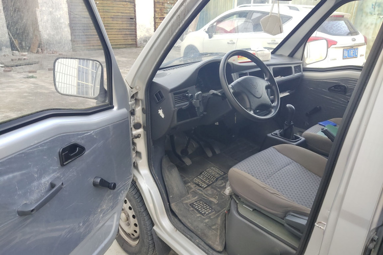 五菱汽车 五菱之光 2020款 1.2L 实用型 国VI LSI中控内饰20