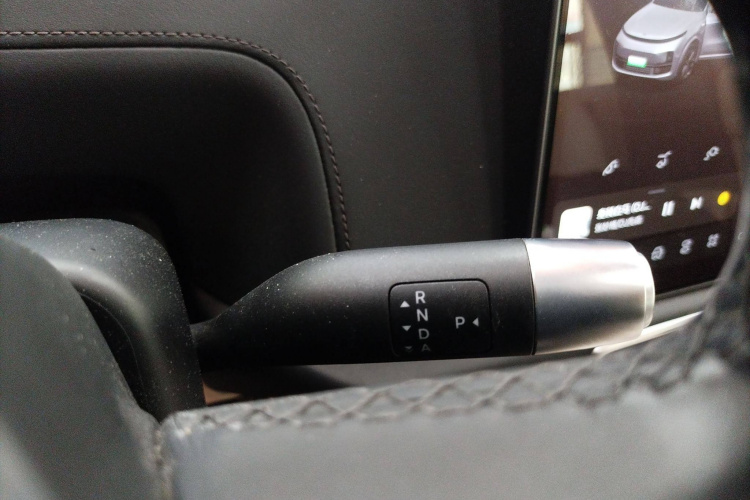 理想汽车 理想L9 2022款 Max局部细节18