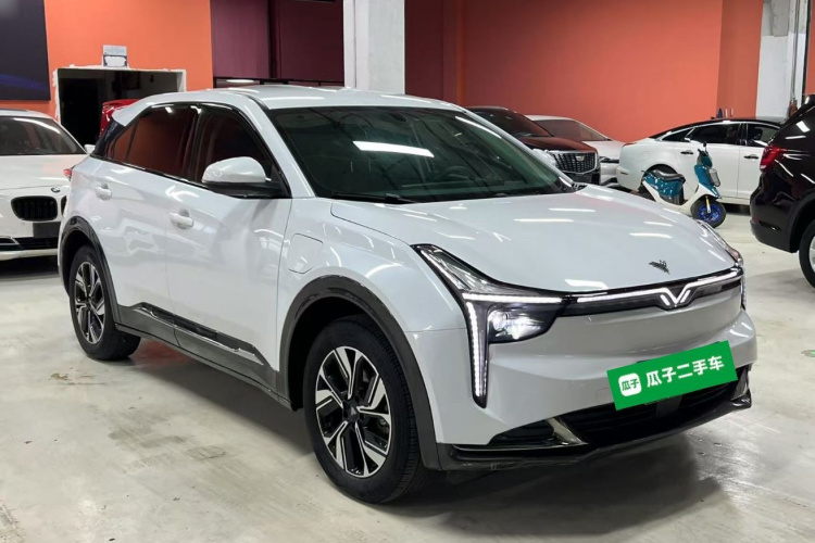 哪吒汽车 2023款 哪吒U-Ⅱ 挑战版 500 U秀 磷酸铁锂车身外观6002