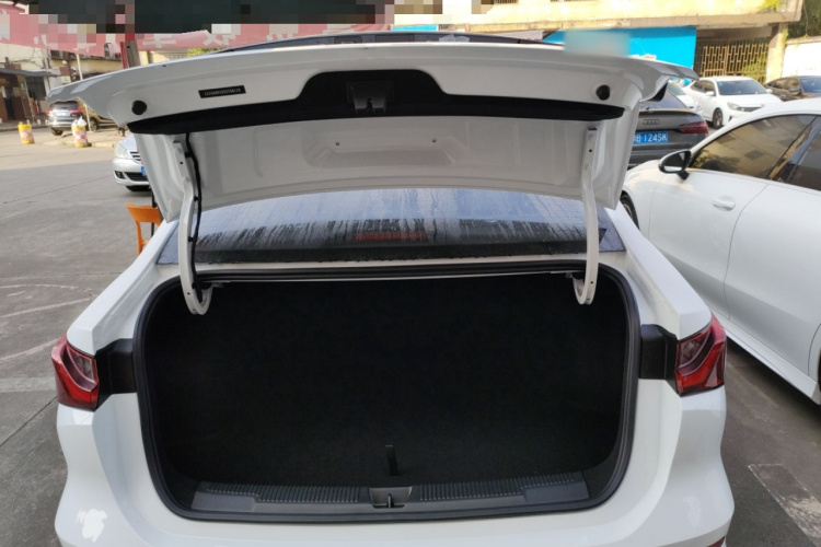 荣威i5 2023款 1.5L CVT豪华版局部细节23