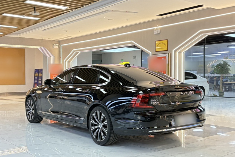 沃尔沃S90 2024款 B5 智雅豪华版车身外观6006