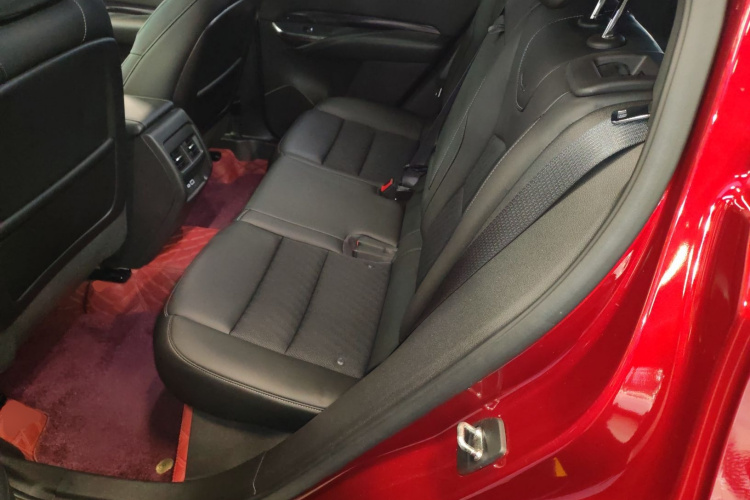 凯迪拉克XT4 2021款 28T 两驱技术型中控内饰21