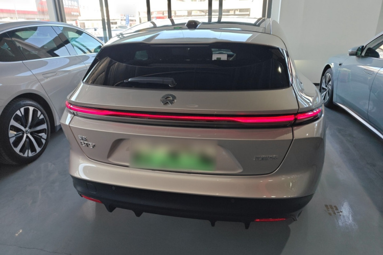 蔚来ET5T 2023款 75kWh Touring车身外观6