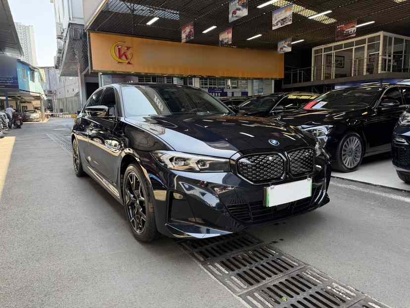 宝马i3 2025款 eDrive 40 L 曜夜套装(3)