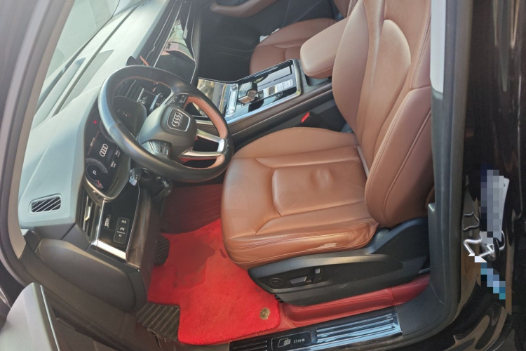 奥迪Q7 2020款 55 TFSI quattro 黑武士专享版中控内饰19