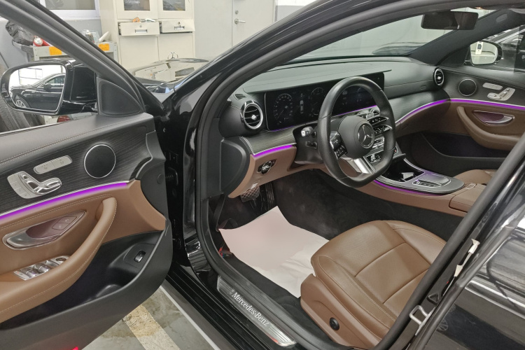 奔驰E级 2021款 改款 E 300 L 运动时尚型中控内饰20