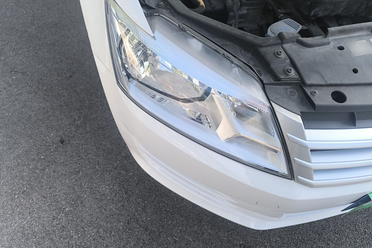 大众 桑塔纳 2015款 1.6L 手动风尚版车身外观6006