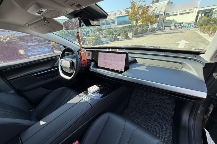 小鹏P7 2022款 670N+中控内饰7004