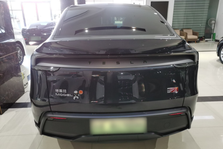 特斯拉 Model Y 2025款 长续航全轮驱动 首发版车身外观6004