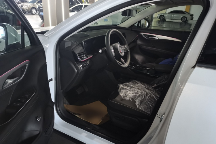 别克 2025款 昂科威Plus 28T 两驱白金版中控内饰20