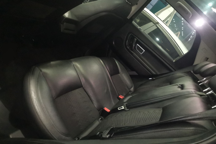 路虎 发现神行 2017款 2.0T PURE中控内饰7004