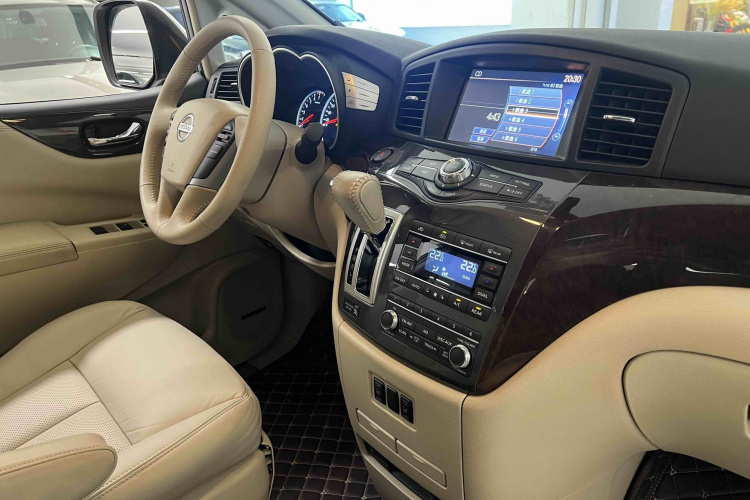 日产 贵士 2013款 3.5L SL中控内饰7007