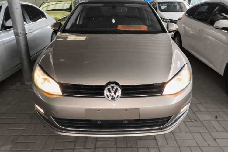 大众 高尔夫 2016款 230TSI 自动豪华型车身外观2