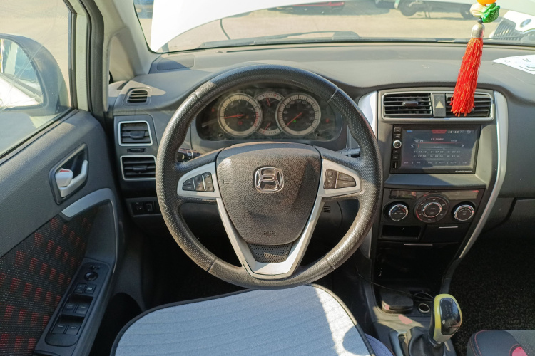 铃木 利亚纳A6 2014款 两厢 1.4L 手动理想型局部细节13