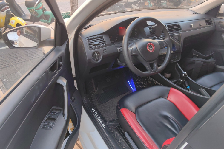 大众 桑塔纳 2016款 1.4L 手动风尚版中控内饰20