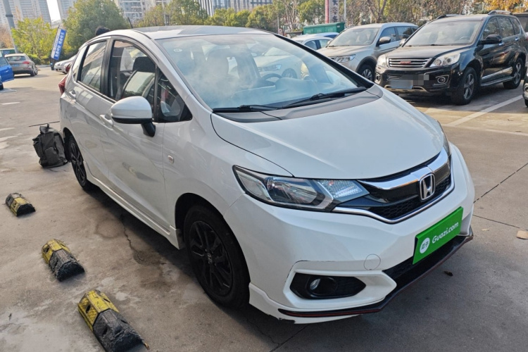 本田 飞度 2018款 1.5L CVT潮跑版车身外观3