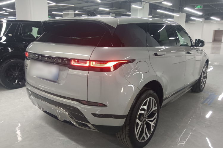 路虎 揽胜极光 2023款 极光L 249PS 豪华版车身外观7