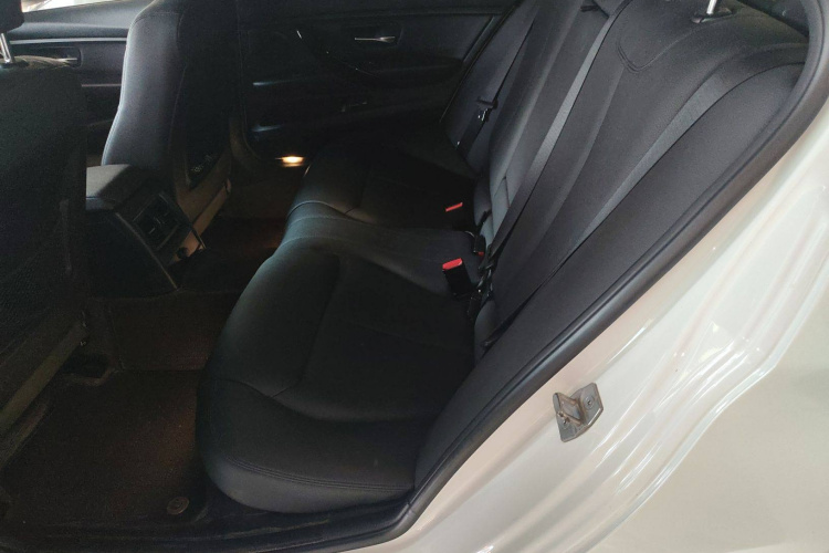 宝马3系 2017款 320Li 时尚型中控内饰21