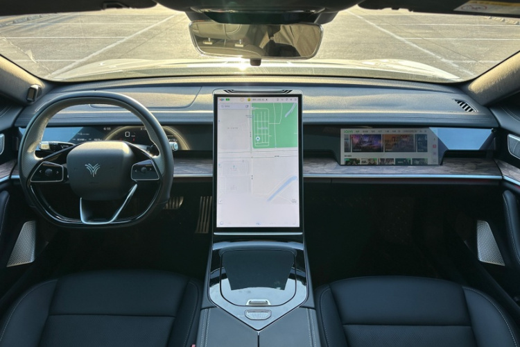 哪吒汽车 哪吒S 2023款 纯电 520km 后驱版中控内饰7005