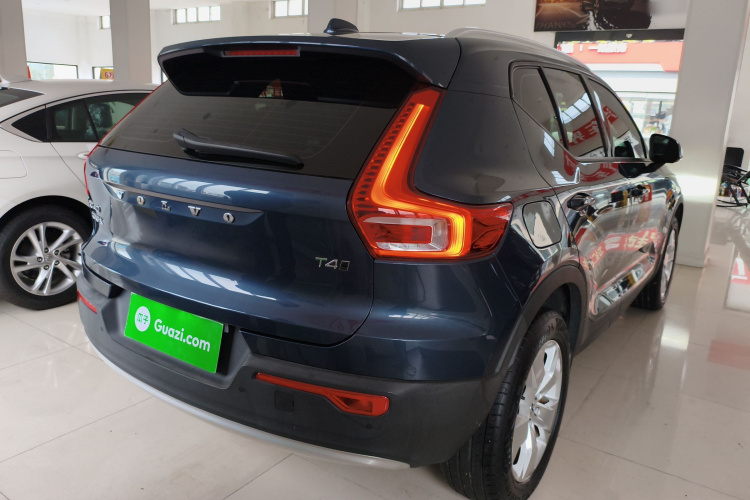 沃尔沃XC40 2022款 T4 四驱智行时尚版车身外观7