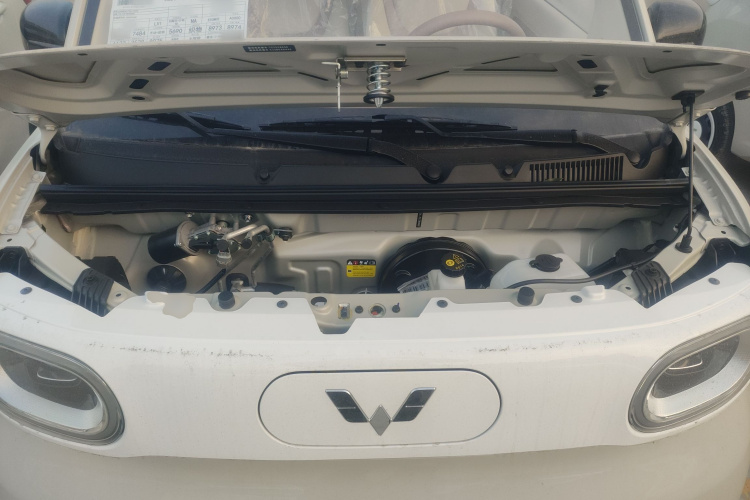 五菱汽车 宏光MINIEV 2024款 第三代 215km 青春版机舱底盘24