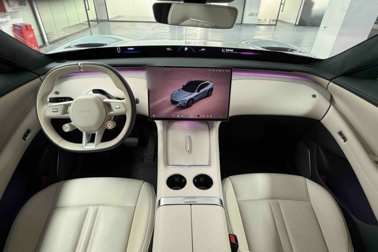 小米汽车 小米YU7 2025款 超长续航高性能四驱Max版中控内饰7002