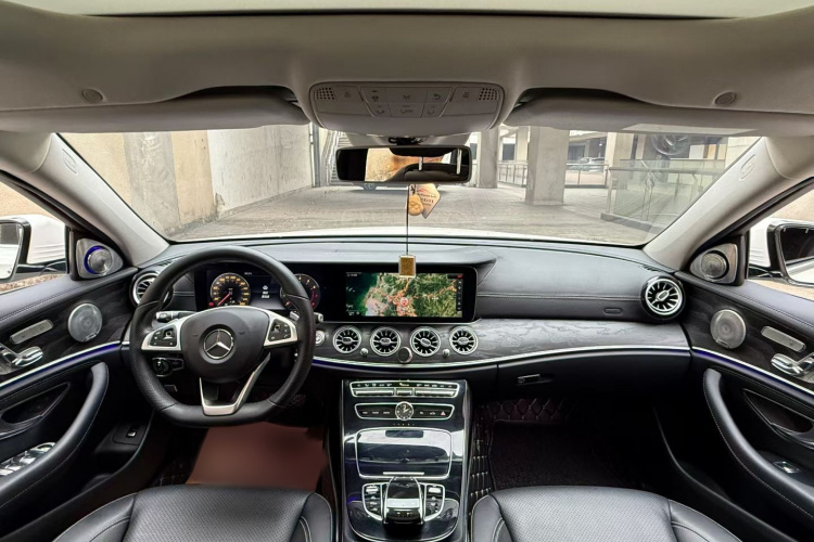奔驰E级 2017款 E 300 L 运动豪华型局部细节13