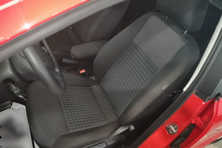 大众 Polo 2014款 1.6L 自动舒适版中控内饰19