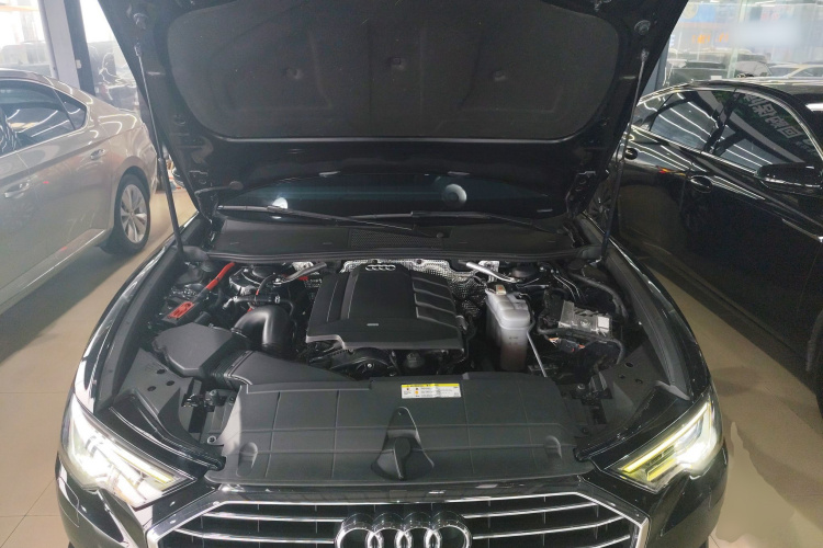 奥迪A6L 2019款 45 TFSI 臻选致雅型机舱底盘24