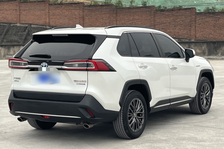 丰田 威兰达 2023款 双擎 2.5L E-CVT四驱尊贵版车身外观6007