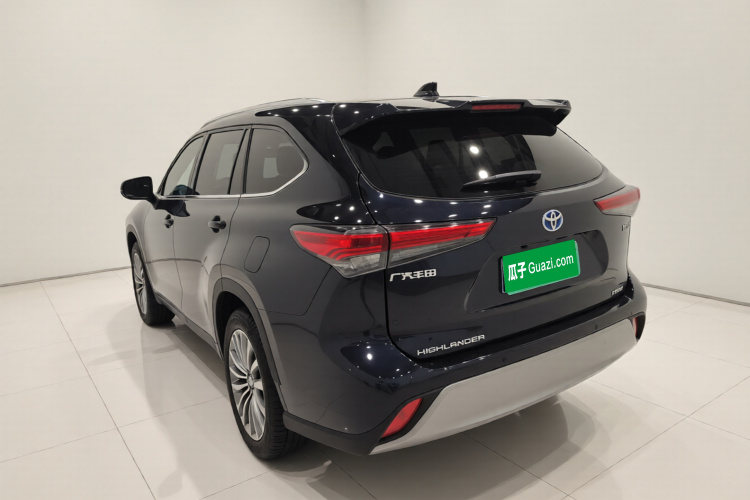 丰田 汉兰达 2022款 双擎 2.5L 四驱尊贵版 7座车身外观5