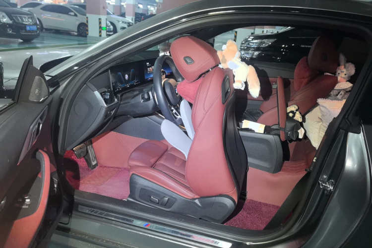 宝马4系 2024款 430i M运动曜夜套装中控内饰20