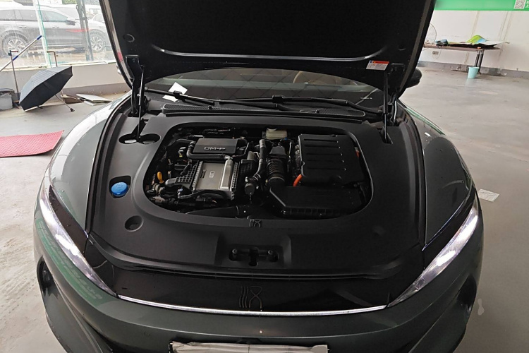 比亚迪 汉L 2025款 DM-p 四驱激光雷达旗舰型局部细节24