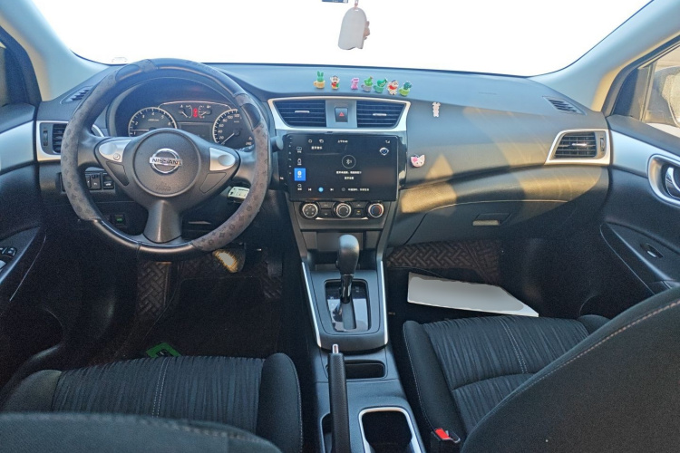 日产 轩逸 2024款 经典 1.6XE CVT舒适版中控内饰12