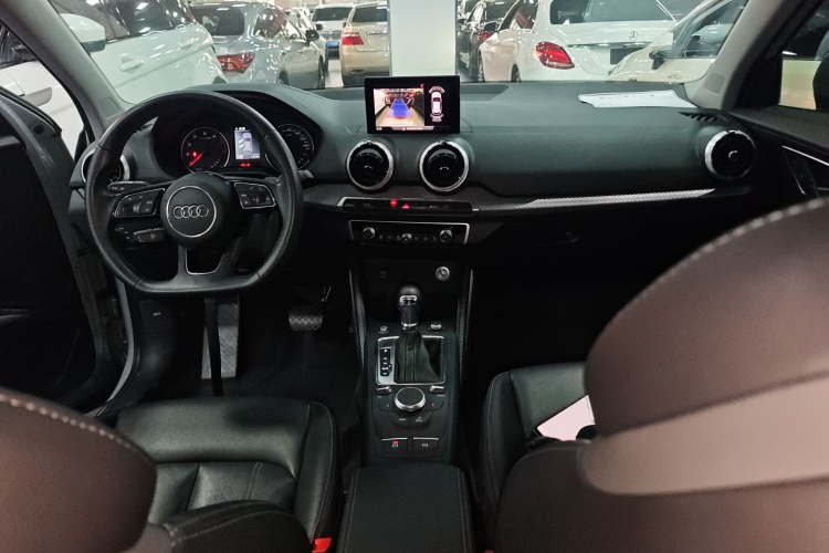奥迪Q2L 2022款 35 TFSI 时尚动感型中控内饰12