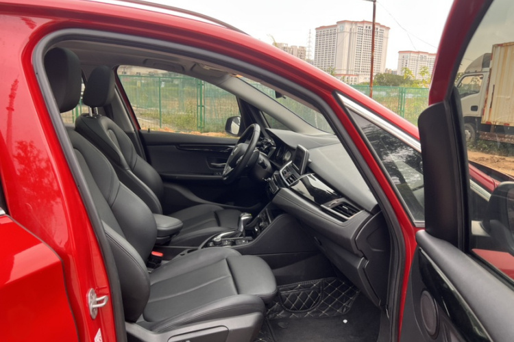 宝马2系旅行车 2018款 218i 尊享型运动套装局部细节41