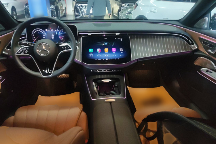 奔驰E级 2025款 E 300 L 时尚型中控内饰12