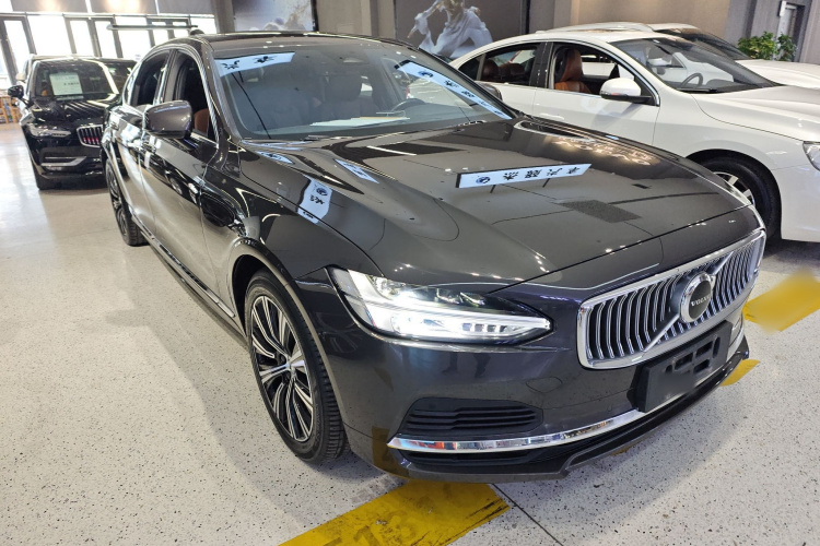 沃尔沃S90新能源 2021款 T8 E驱混动 智雅豪华版车身外观3