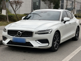 沃尔沃S60 2020款 T4 智逸豪华版