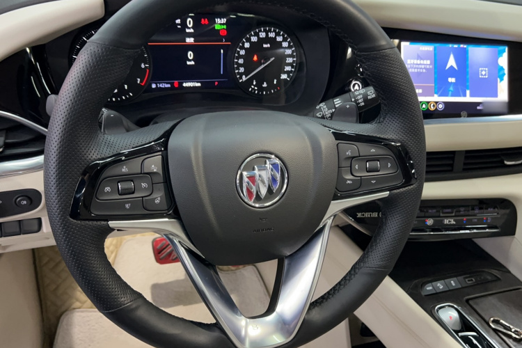 别克 昂科旗 2022款 652T 四驱Avenir艾维亚 6座中控内饰7005