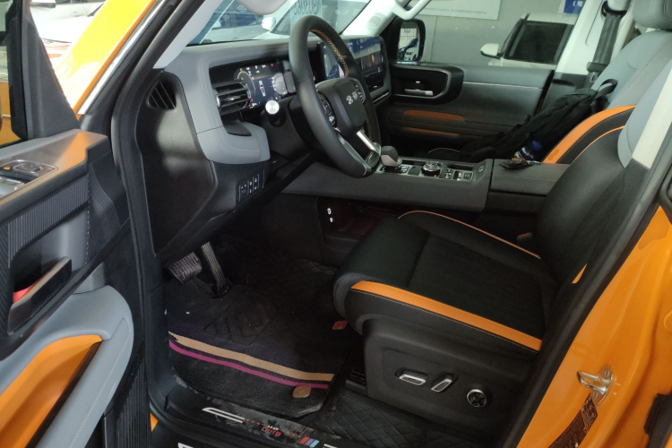 北京越野 北京BJ40 2024款 2.0T 全新城市猎人版 侠客型中控内饰7003