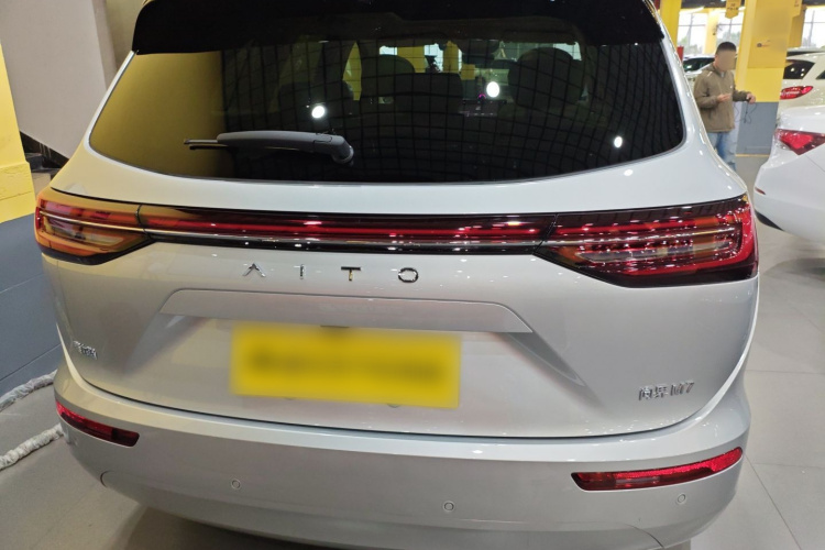 鸿蒙智行 问界M7 2024款 1.5T 智驾四驱Ultra版 5座车身外观6