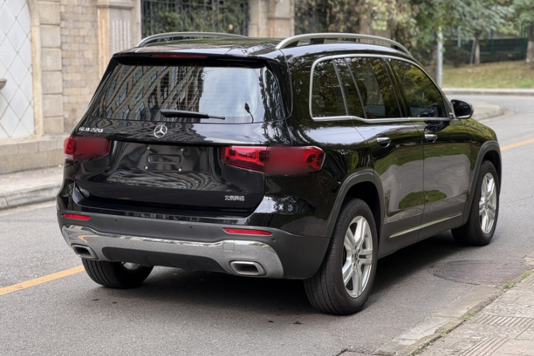 奔驰GLB 2023款 GLB 220 动感型车身外观6007