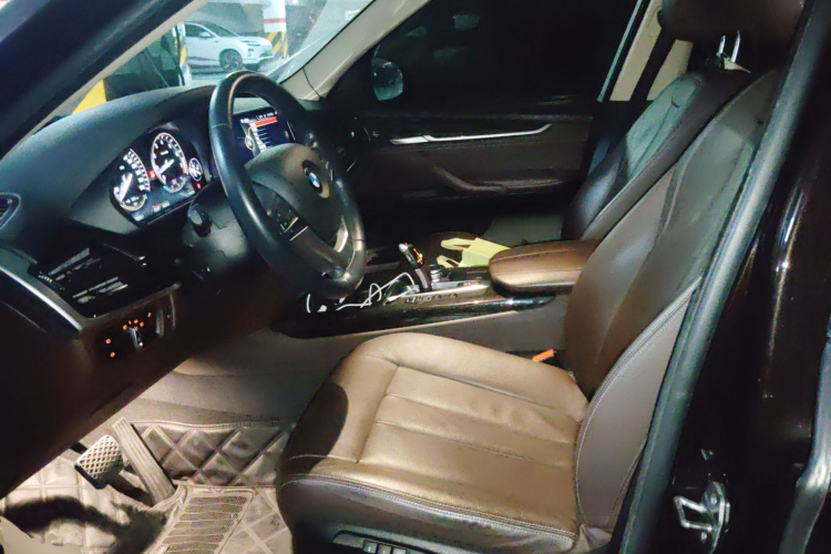 宝马X5(进口) 2014款 xDrive35i 豪华型中控内饰19