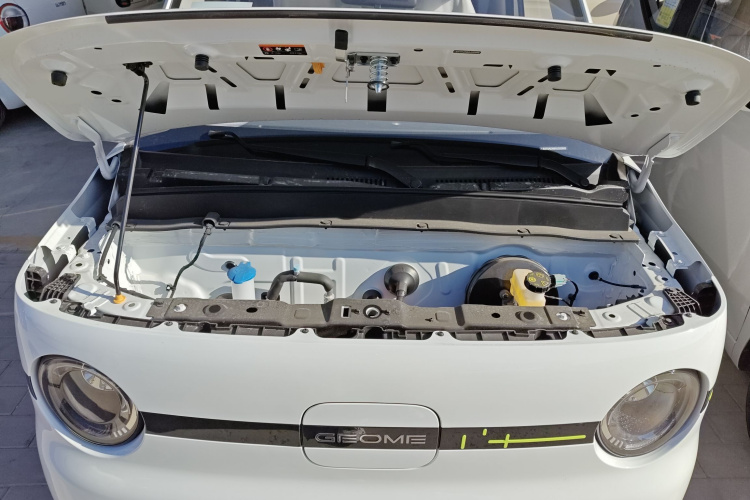 吉利银河 熊猫 2025款 210km 元气熊机舱底盘24