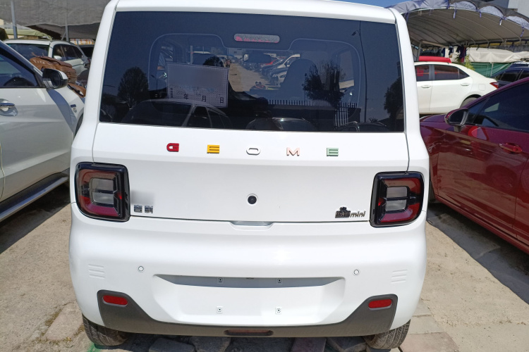 吉利银河 2023款 熊猫mini 200km 耐力熊车身外观6