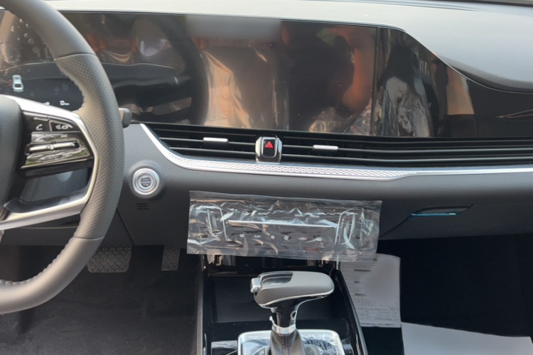 奔腾B70 2025款 龙耀版 1.5T 质享型中控内饰7002